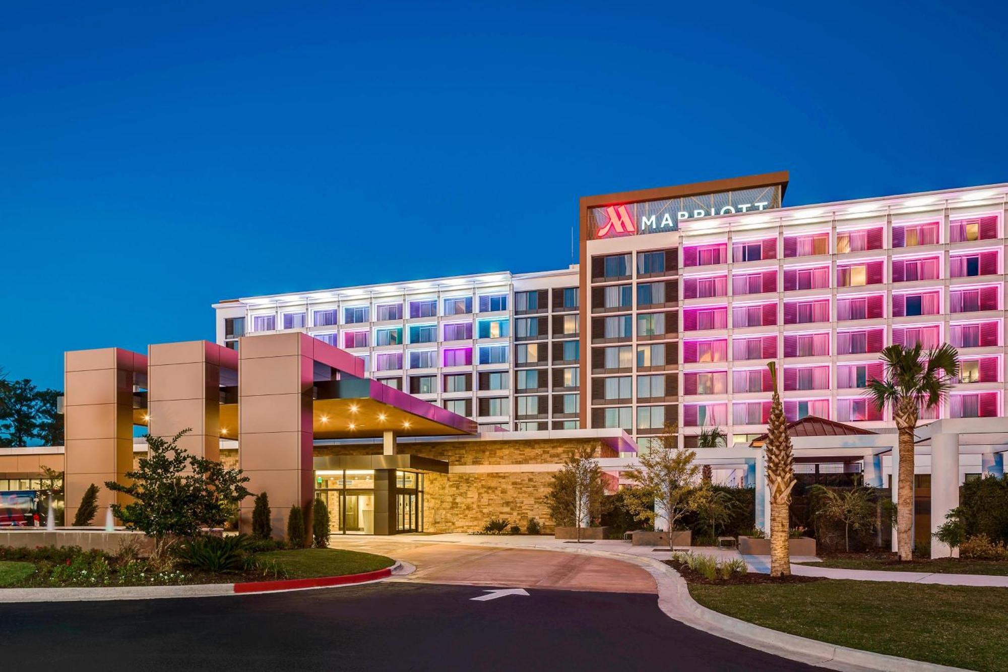 นอร์ท ชาร์ลตัน แมริออท Hotel นอร์ทชาร์ลส์ตัน ภายนอก รูปภาพ