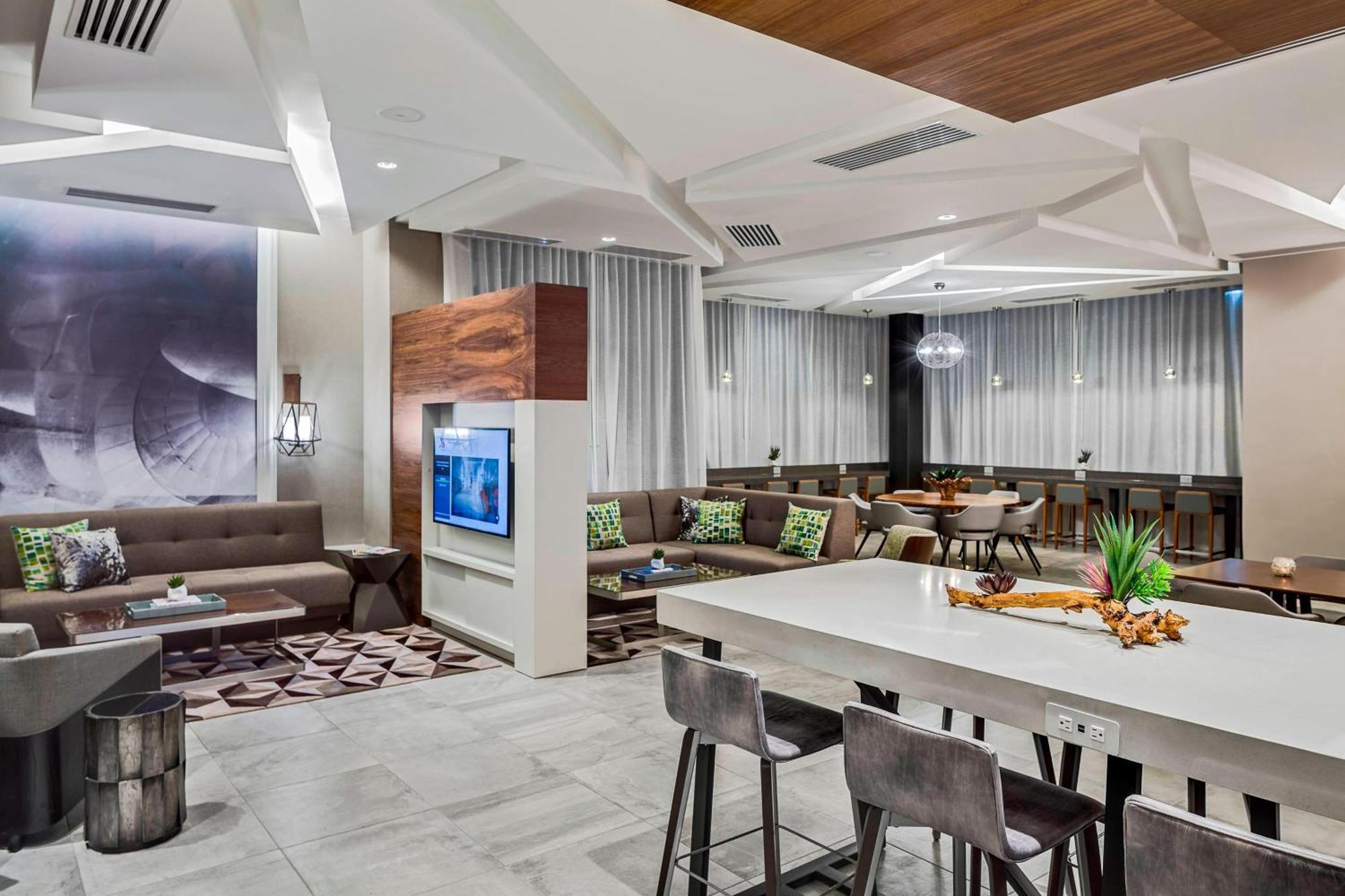 นอร์ท ชาร์ลตัน แมริออท Hotel นอร์ทชาร์ลส์ตัน ภายนอก รูปภาพ