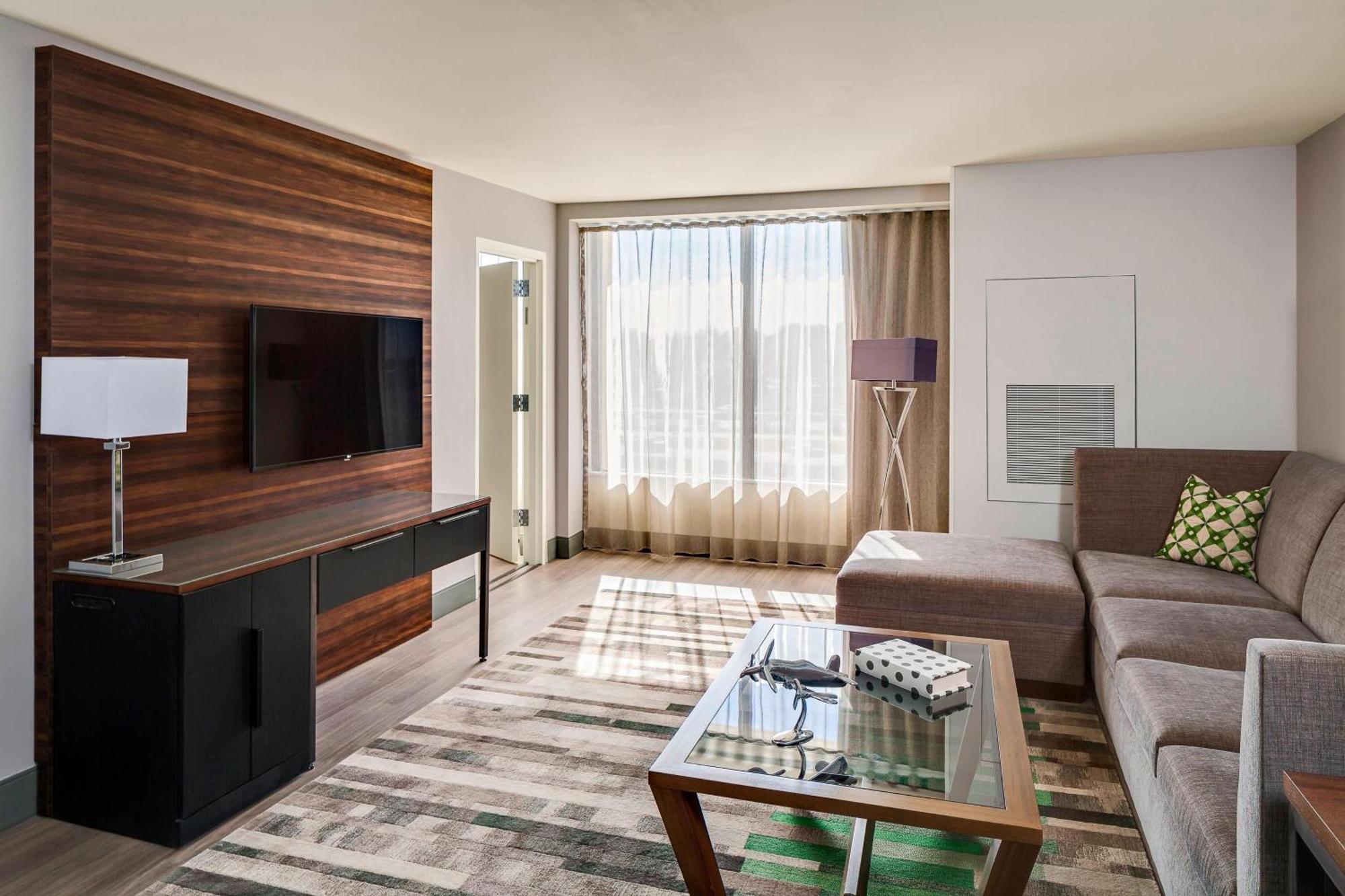 นอร์ท ชาร์ลตัน แมริออท Hotel นอร์ทชาร์ลส์ตัน ภายนอก รูปภาพ
